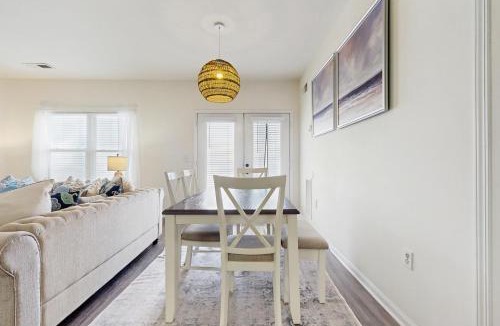 Goose Creek House | Bowen Village 1206