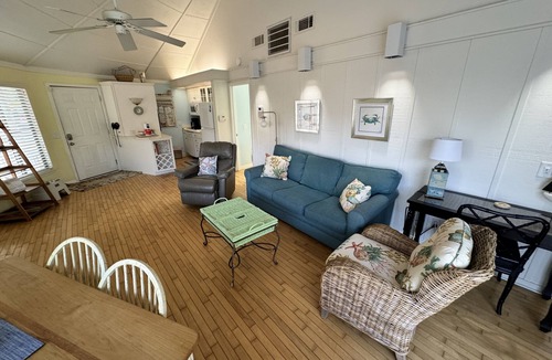 Night Heron House | Bright, Beachy Cottage in Sea Pines – Private, Freestanding Home with Porch