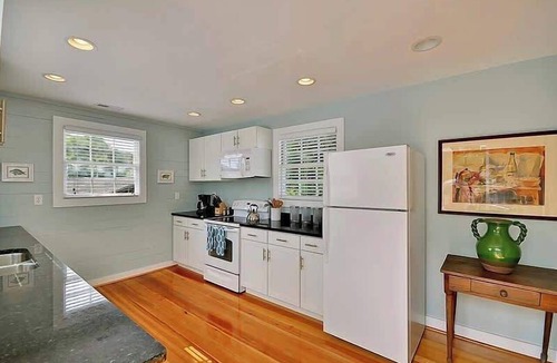 Folly Beach Apartment | Bright & Charming; Close to Beach and Restaurants