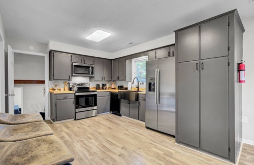 Ladson House | Bright & Spacious Charleston-Area Family Home