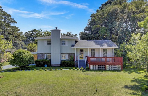 Ladson House | Bright & Spacious Charleston-Area Family Home