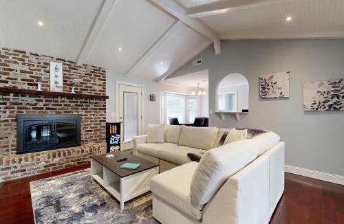 Goose Creek House | Bring Your Pup! Goose Creek Home w/Private Pool