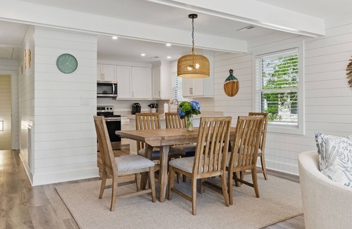 Isle of Palms House | Carolina Belle Recent Renovation 5 bd/4 ba Private Pool, Backyard Oasis, 3rd Row