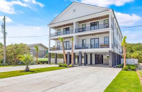 Long Bay Estates House | Casa Blanca Luna Showstopper Sea View Home