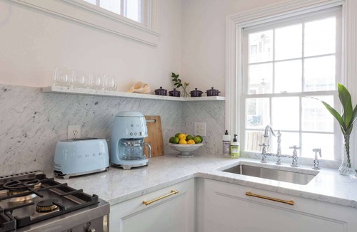 Cannonborough Elliotborough House | Casa Zoë | Cottage Row – Side-by-Side Historic Charm for Groups