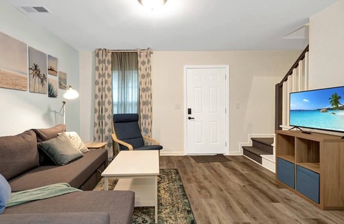 Ponderosa - Wingate Apartment | Center of it all near Airport, Uptown, VA Medical