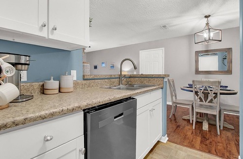 Mount Pleasant Apartment | Centrally located just a short distance to beach and downtown Charleston