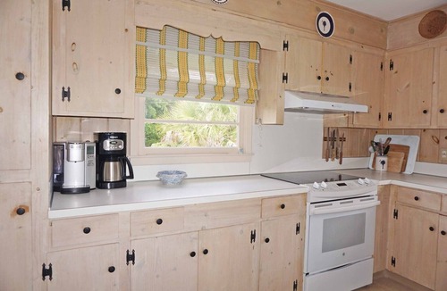 North Litchfield Beach House | Champagne Shores Dog Friendly, 2 Full Kitchens
