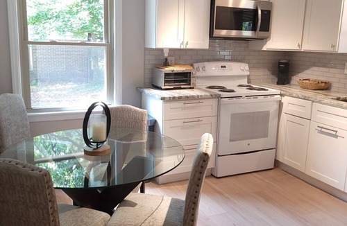 West Ashley Apartment | Charleston Charm~A is 4 miles to Downtown and Close To All Areas