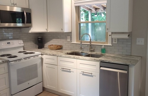 West Ashley Apartment | Charleston Charm~A is 4 miles to Downtown and Close To All Areas