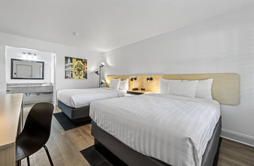 West Ashley Hotel | Charleston Creekside Inn