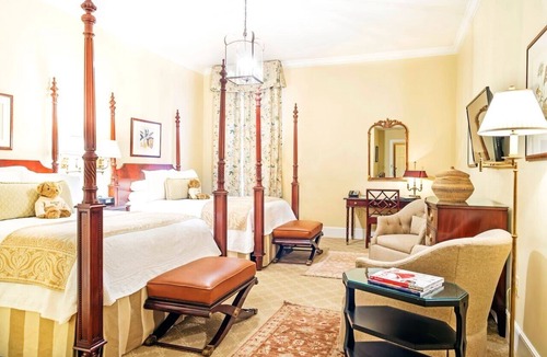 Charleston Historic District Hotel | Charleston Family Getaway: Deluxe Double Queen, Planter Inn, By City Market