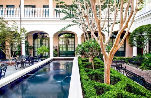 Charleston Historic District Hotel | Charleston Family Getaway: Deluxe Double Queen, Planter Inn, By City Market
