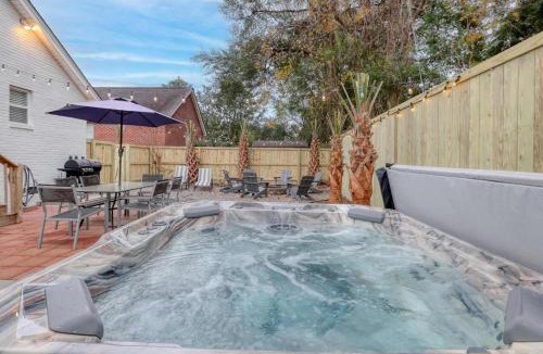 Mount Pleasant House | Charleston Oasis with Hot Tub, Mins to Dtwn