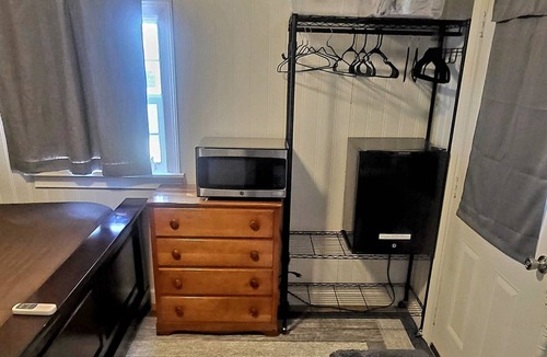 Chapin Cottage | Charming 1-bedroom "glamping" cottage in peaceful Chapin [see description below]