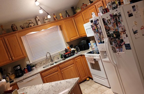 Randleman House | Charming 2-bedroom house with AC, WiFi in Randleman full of love. Near TBMPNC.