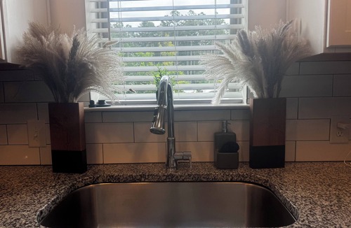 Summerville Apartment | Charming 2-bedroom apartment in Summerville with WiFi and AC