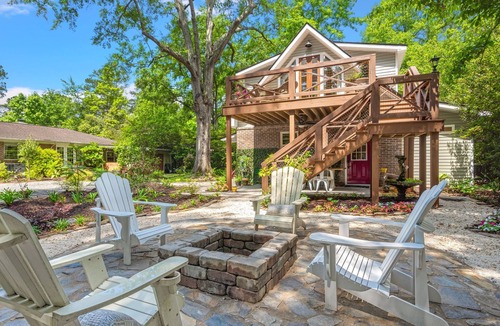 Summerville Cottage | Charming 2-bedroom cottage within walking distance of Downtown Summerville!