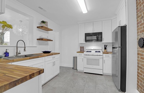 Summerville Historic District Cottage | Charming 2-bedroom cottage in Historic Downtown Summerville