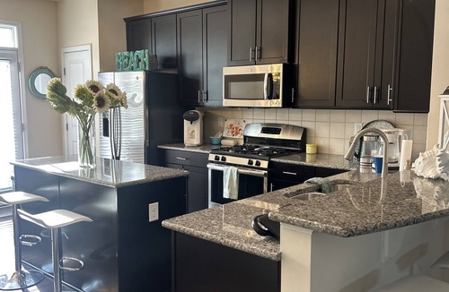 Huntersville House | Charming 2BD/2.5BA Retreat in the Heart of Huntersville – Walk to Downtown!