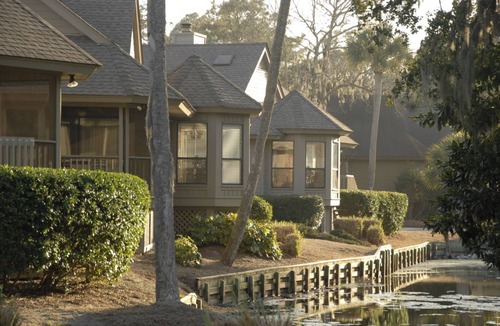 North Forest Beach Cottage | Charming 3-bedroom cottage in lovely Hilton Head Island with WiFi, fitness room