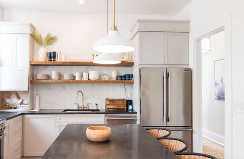 South of Broad Condo | Charming 3-Bedroom, 2-Bathroom Retreat in the Heart of Historic Charleston