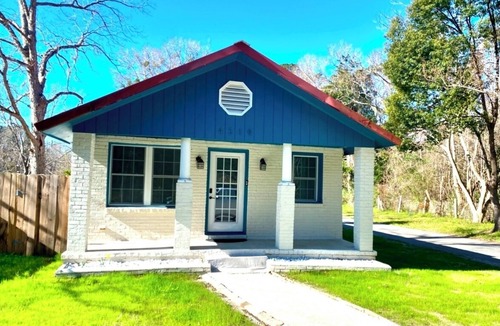 Charleston County House | Charming 3-bedroom house in delightful Ravenel with WiFi, AC
