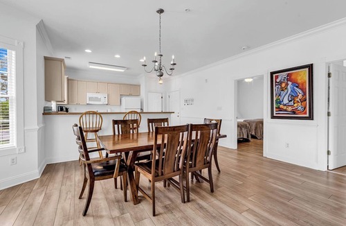 Central Myrtle Beach Villa | Charming 3-bedroom 6 beds villa with elevator and free parking