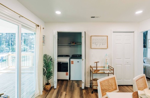 Lincolnville House | Charming Coastal Cottage in Historic Downtown Summerville