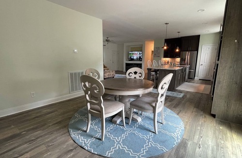 Willard House | Charming country house in Watha perfect for a relaxing getaway near Wilmington.