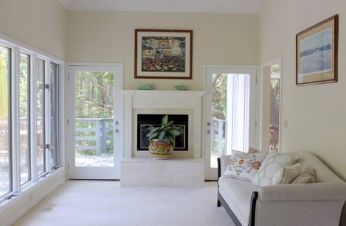 Vanderhorst Plantation House | Charming, family friendly and updated kitchen