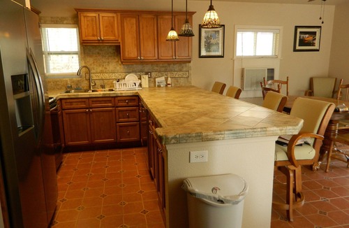 Southmont House | Charming Lakefront Retreat: Your Perfect Waterfront Getaway