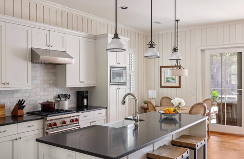 Palmetto Bluff House | Charming Pet-Friendly Cottage, great location near Wilson Lawn & Racquet Club