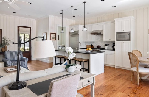 Palmetto Bluff House | Charming Pet-Friendly Cottage, great location near Wilson Lawn & Racquet Club
