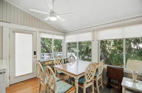 Tarpon Pond House | Charming Seabrook Island Retreat