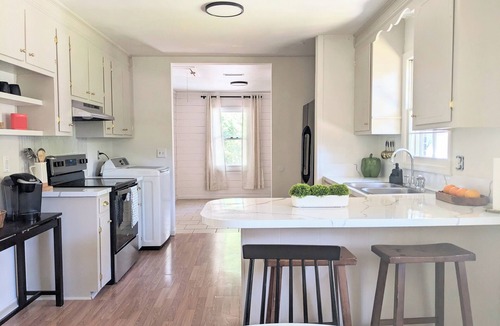 Lincolnville House | Charming & Spacious 4 BR w/Private Backyard in lovely Summerville