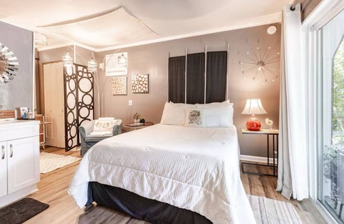 Charleston Apartment | Charming Studio Near Charleston's Hot Spots!