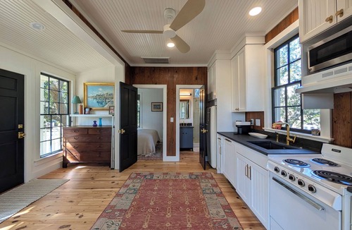 Sullivan's Island Cottage | Charming updated cottage only 1 block to the beach