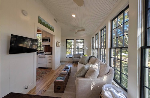 Sullivan's Island Cottage | Charming updated cottage only 1 block to the beach