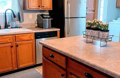 Beaufort House | Cheerful & Cozy 4-Bedroom Rustic Escape