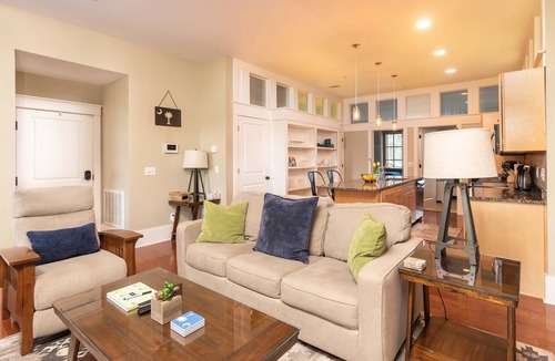 Habersham Condo | Cherokee Farms Flat - New Listing in Habersham