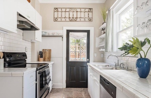 Historic Downtown Savannah House | Chic, Artisan Cottage | Near Forsyth Park