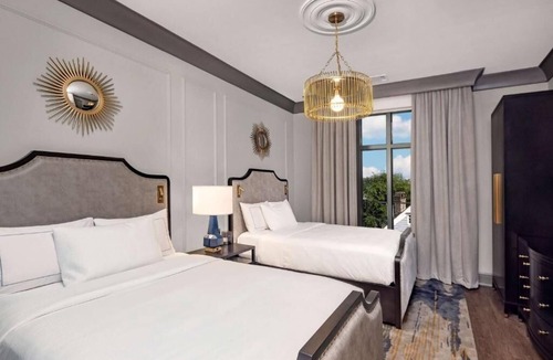 Ansonborough Hotel | City Base w/Kitchen & Balcony, Near Liberty Square & Waterfront Park