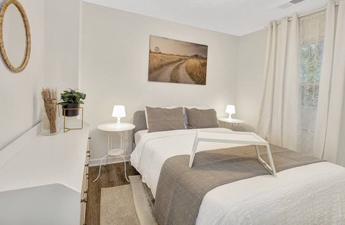 Ponderosa - Wingate Apartment | City Life Close to Charlotte Douglas International Airport and Everything!