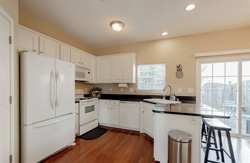 Columbia House | Classy 2br Townhome