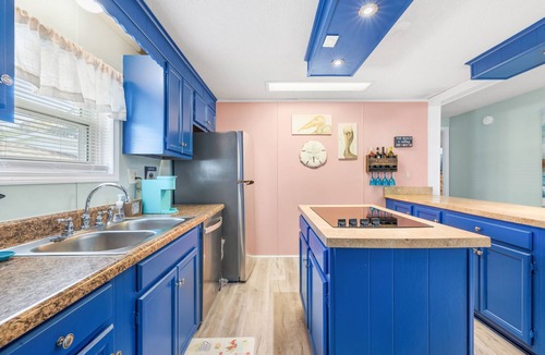 Garden City House | COASTAL CABANA! Cozy, 3 Bed- 2 Bath that sleeps 7. GOLF CART & DOG FRIENDLY!