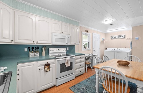 Surfside Beach House | Coastal Cottage- 3 Bedroom
