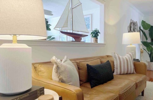 Talahi Island House | Coastal Oasis w Pool near Beach & City! Dog Paradise!