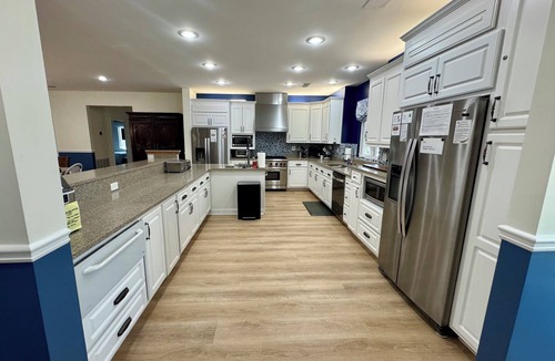 Saint Helena Island House | Cocktail pool, hot tub, game room, sleeps 31, short walk to Beach, cards avail!