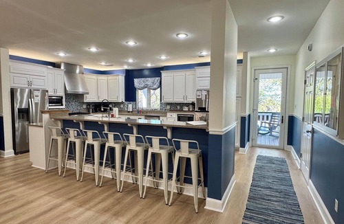 Saint Helena Island House | Cocktail pool, hot tub, game room, sleeps 31, short walk to Beach, cards avail!